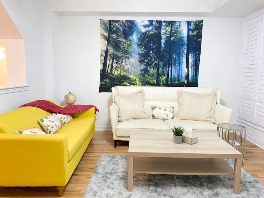 Elegant Rooms In Shared Townhouse Next To Beach Уитби Экстерьер фото