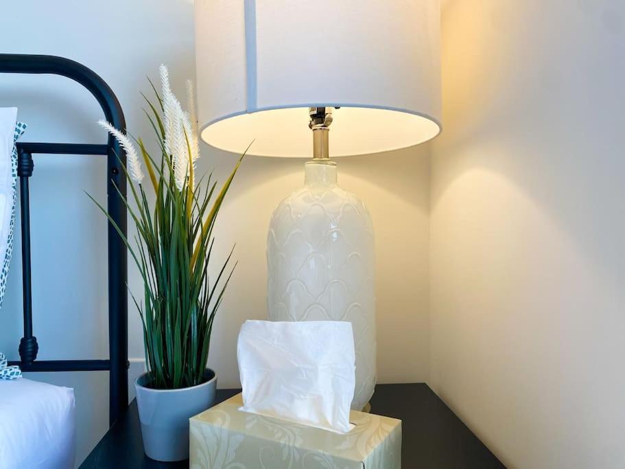 Elegant Rooms In Shared Townhouse Next To Beach Уитби Экстерьер фото