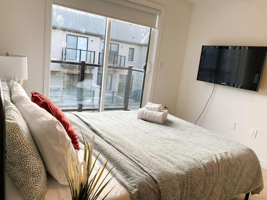 Elegant Rooms In Shared Townhouse Next To Beach Уитби Экстерьер фото