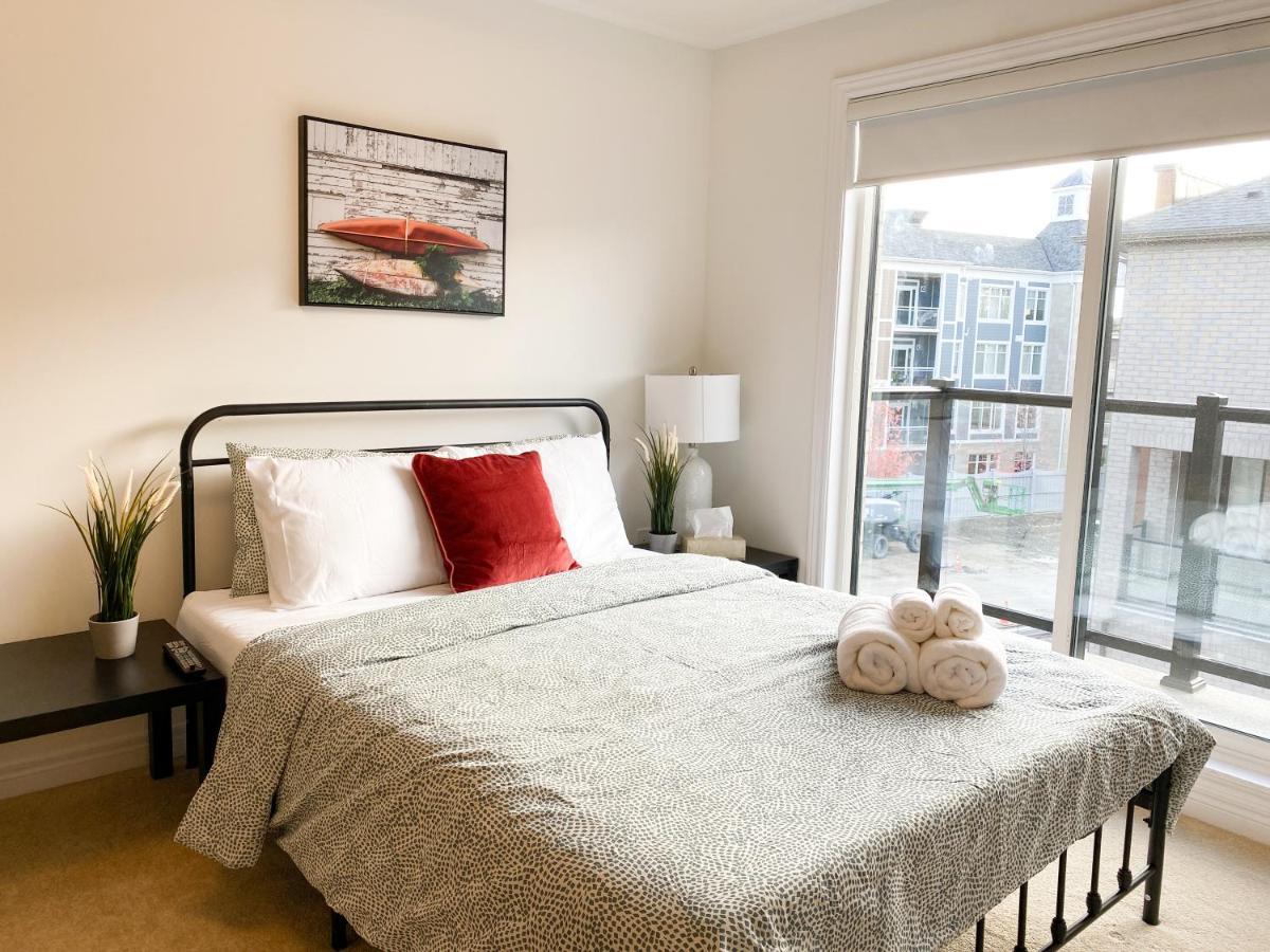 Elegant Rooms In Shared Townhouse Next To Beach Уитби Экстерьер фото