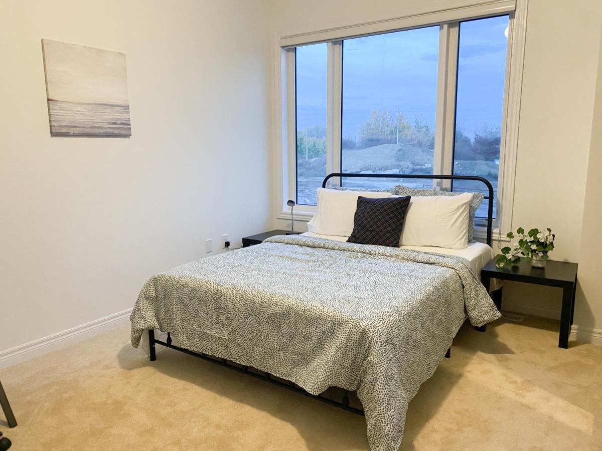 Elegant Rooms In Shared Townhouse Next To Beach Уитби Экстерьер фото
